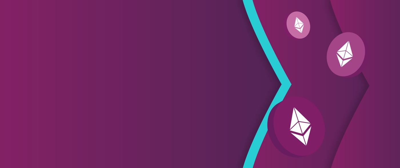 Logo Ethereum Classic umieszczone na krążkach rozrzuconych na tle strzałek w kolorze fioletowym, odpowiadającym kolorowi logo Skrill, oraz zieleni morskiej